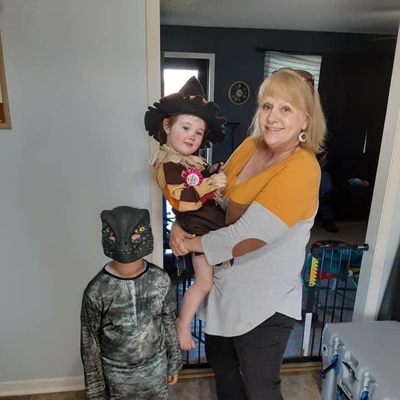 Meet your Posher, Sherry - Picture 1 of 2